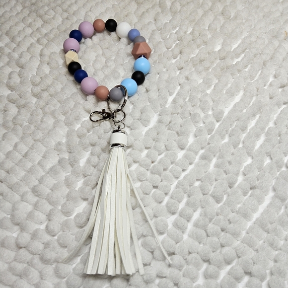 Homemade bracelet Keychain - Picture 2 of 2